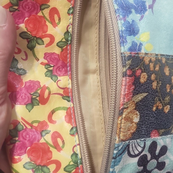 MUNDI Multicolored Floral Handle Bar Clutch - Picture 3 of 12